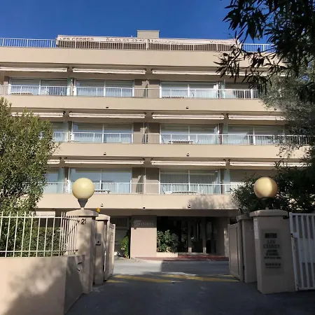Apartment 2 Pieces Avec Terrasse - A 50m - Climatise - Proche Gare Et Commerces - Fr-1-466a-4 *