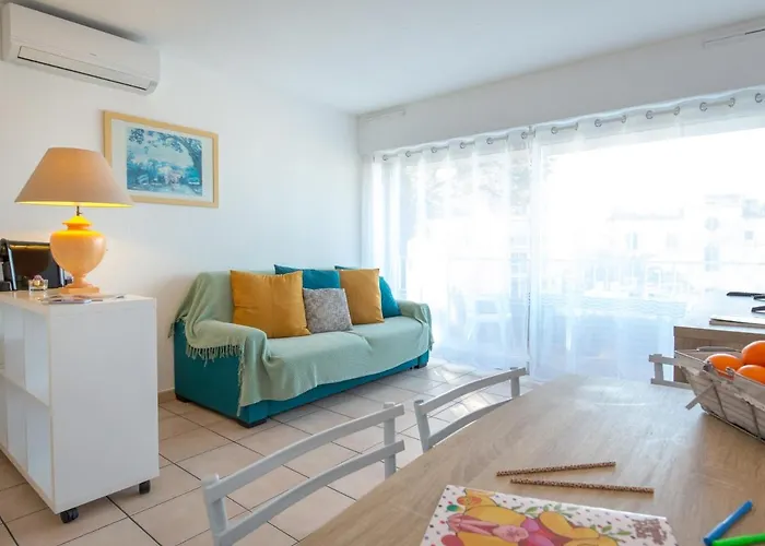 2 Pieces Avec Terrasse - A 50m - Climatise - Proche Gare Et Commerces - Fr-1-466a-4 *