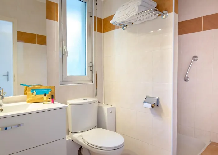 2 Pieces Avec Terrasse - A 50m - Climatise - Proche Gare Et Commerces - Fr-1-466a-4